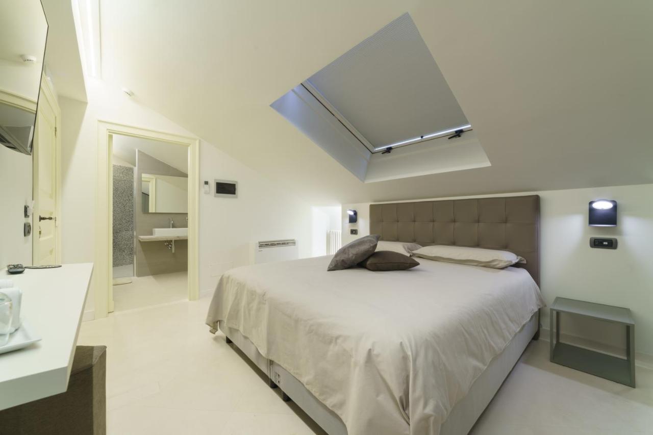Caffetteria Luca Suite & Rooms Bronte Exteriör bild